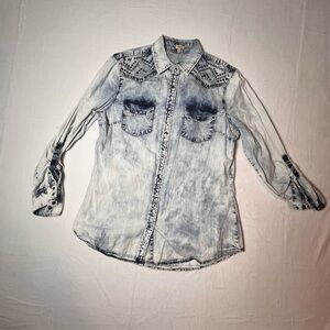 Western - Country Sky Blue Denim Medium chambray Reba McEntire top.